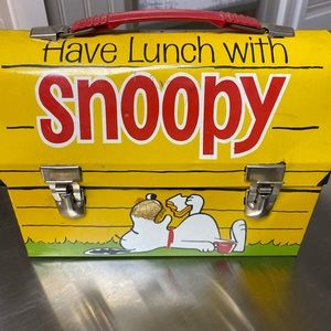 Vintage 1968 Snoopy Lunch Box with thermos.